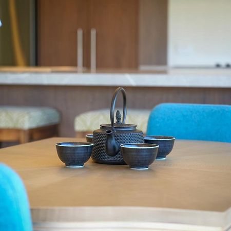מרטינבורו Parehua Resort מראה חיצוני תמונה A tea set