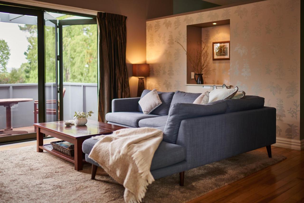 מרטינבורו Parehua Resort מראה חיצוני תמונה A living room