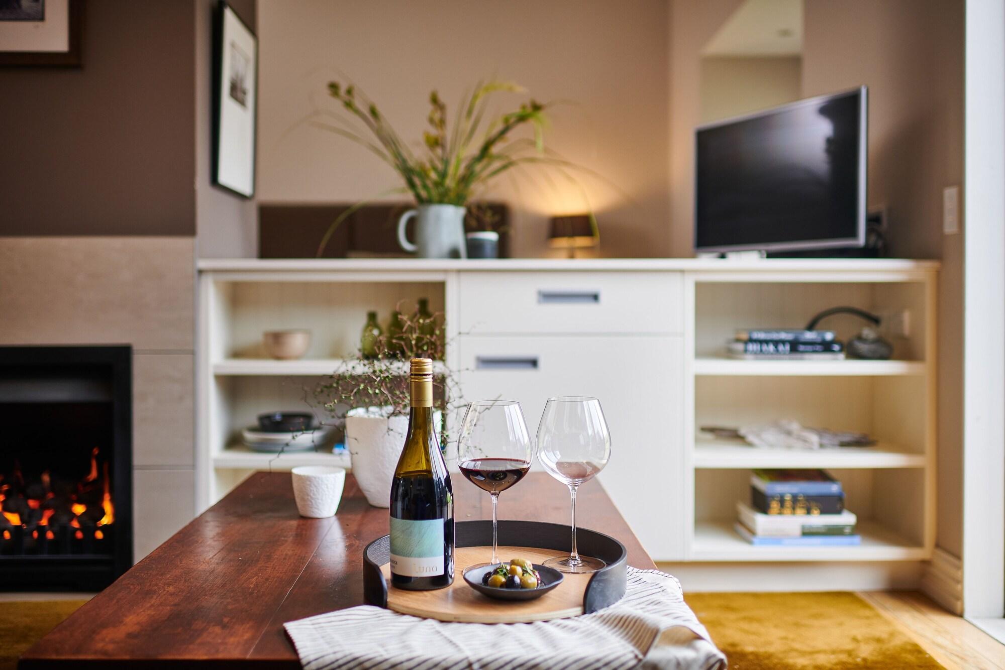מרטינבורו Parehua Resort מראה חיצוני תמונה A wine tasting at home